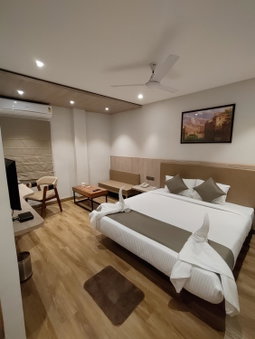 Firangipani Suites - A Corporate Boutique Hotel, Pānchuria, India