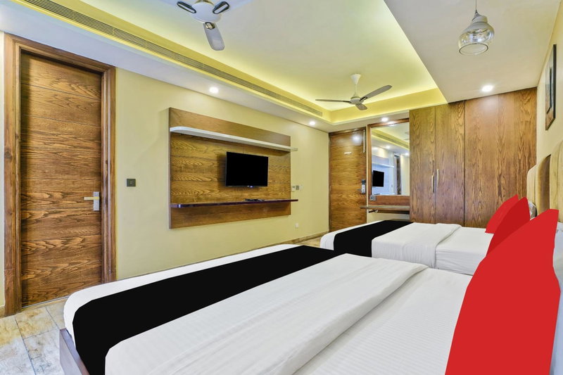 Staybook Hotel Nitya Maharani Free Airport Pickup, New Delhi, India
