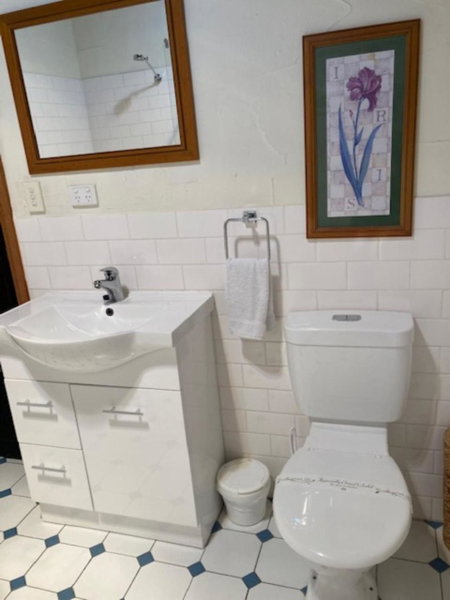 Clarendon Chalets, Mount Gambier, Australia