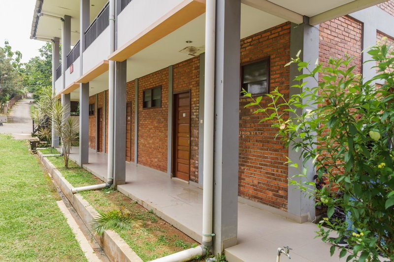 RedDoorz Plus at Hotel Negeri Baru Lodaya Puncak, Bogor, Indonesia
