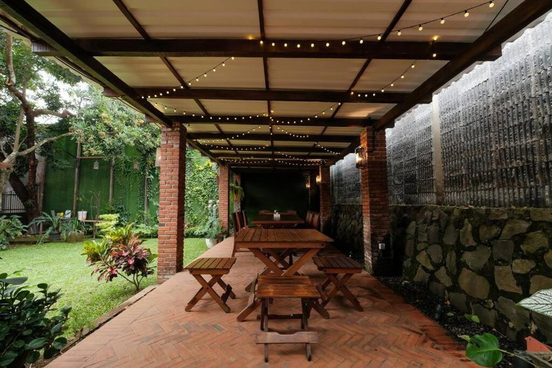 Rumah Canda, Bandung, Indonesia
