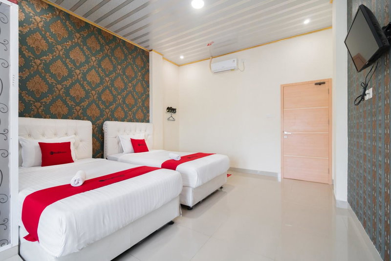 RedDoorz Syariah near Minangkabau International Aiport, Duku, Indonesia
