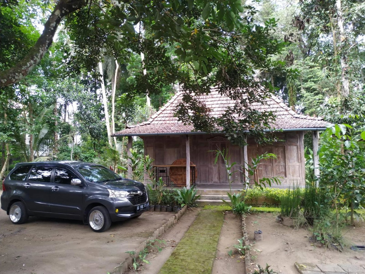 Hotel · omah kayu jagalan, Magelang