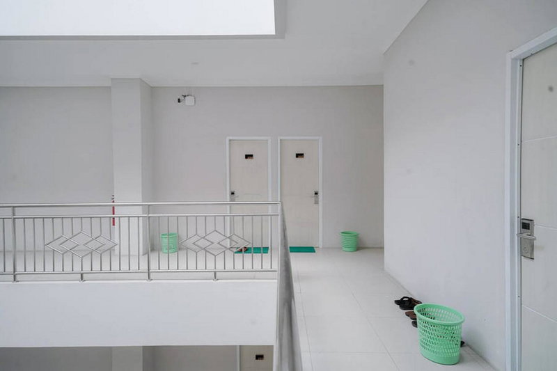 Urbanview Hotel Bari Syariah Palembang By RedDoorz, Sukarami, Indonesia