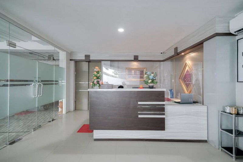 Urbanview Hotel Bari Syariah Palembang By RedDoorz, Sukarami, Indonesia
