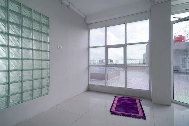 Urbanview Hotel Bari Syariah Palembang By RedDoorz, Sukarami, Indonesia