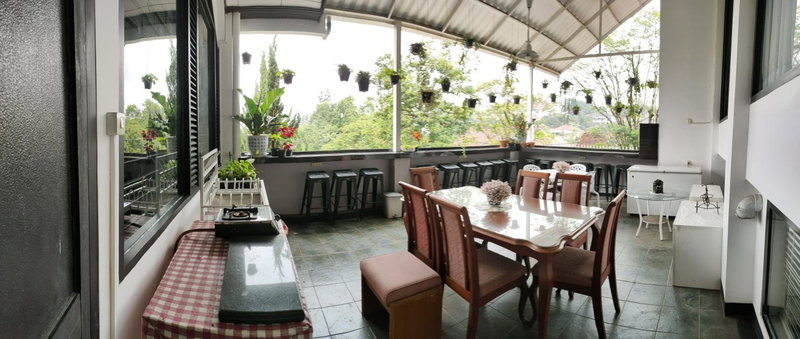 chez FAUSTINE, Bandung, Indonesia