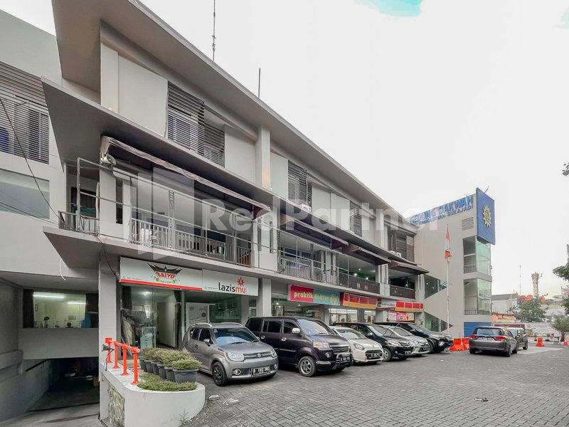 Sang Surya GuestHouse Syariah Near RS Hasan Sadikin Mitra RedDoorz, Bandung, Indonesia