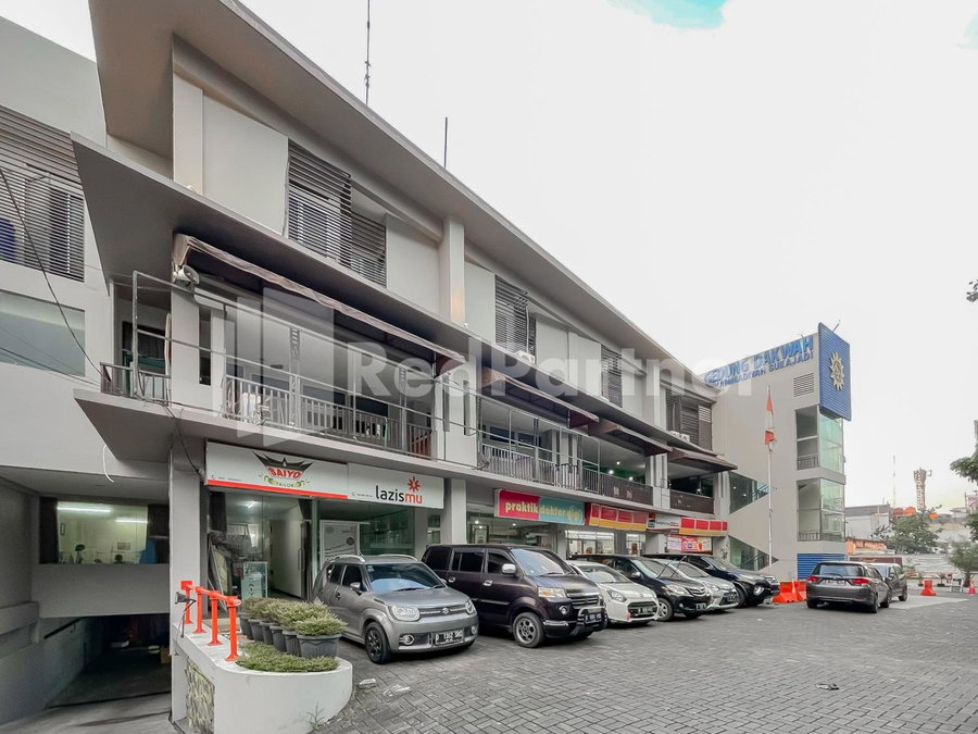 Sang Surya GuestHouse Syariah Near RS Hasan Sadikin Mitra RedDoorz, Bandung, Indonesia