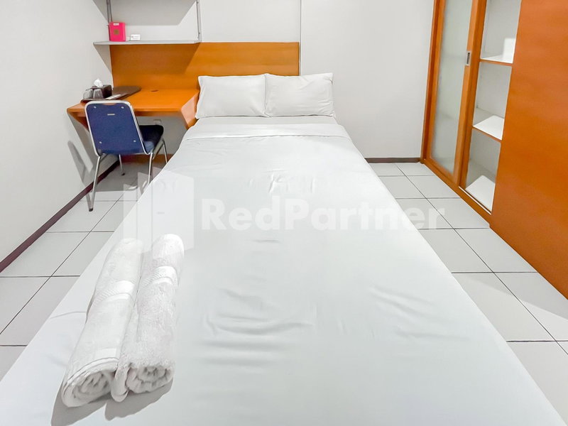 Sang Surya GuestHouse Syariah Near RS Hasan Sadikin Mitra RedDoorz, Bandung, Indonesia