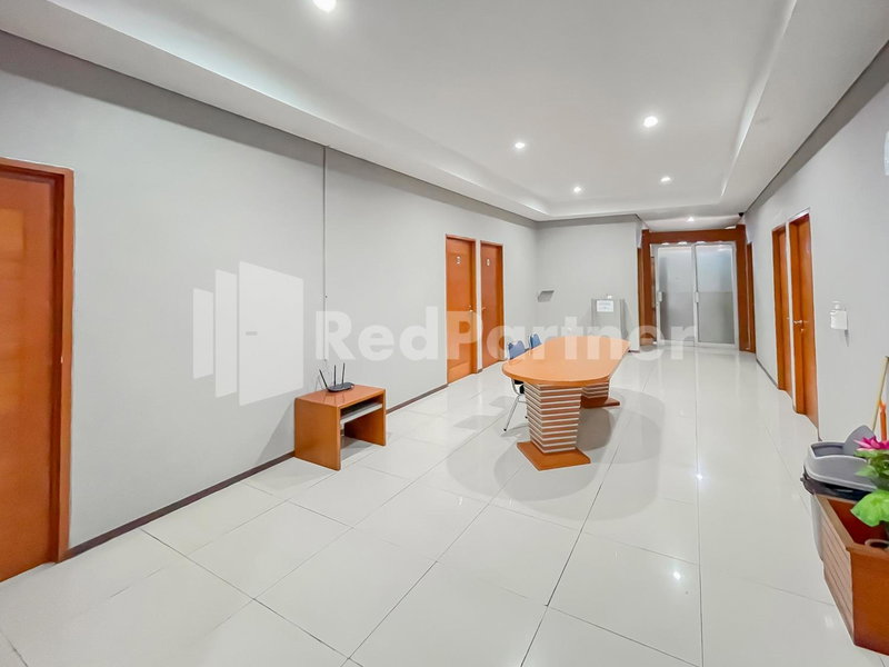 Sang Surya GuestHouse Syariah Near RS Hasan Sadikin Mitra RedDoorz, Bandung, Indonesia