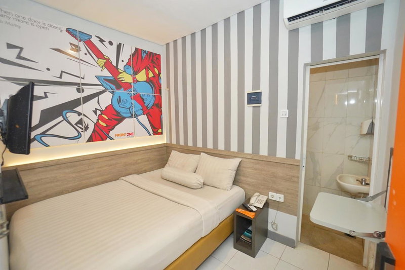 Front One Budget Hotel Tirtonadi Solo, Solo, Indonesia