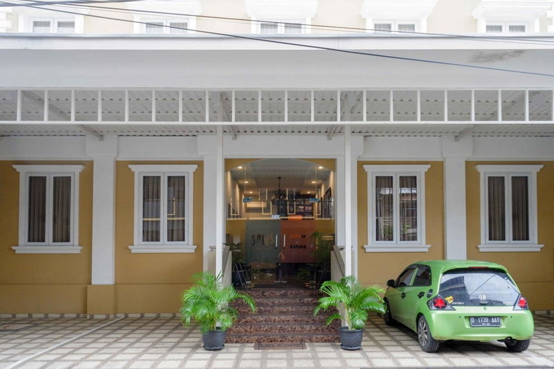 Sans Hotel Empress Simpang Lima, Semarang, Indonesia
