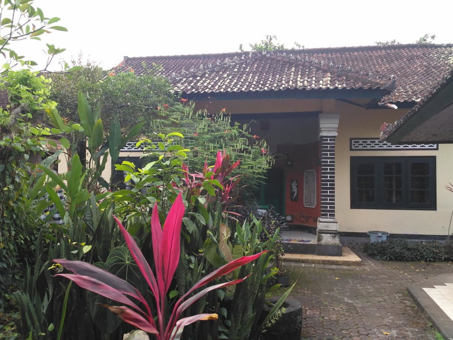 Dhangin Taman, Tirtagangga, Indonesia