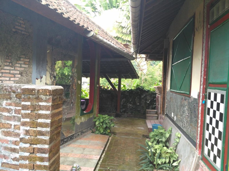 Dhangin Taman, Tirtagangga, Indonesia
