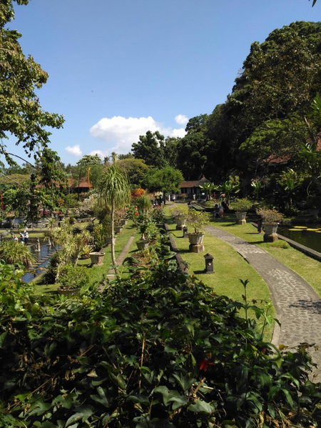 Dhangin Taman, Tirtagangga, Indonesia