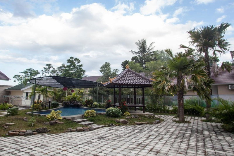 RedDoorz Syariah Plus near Banyuwangi Airport, Dadapan, Indonesia