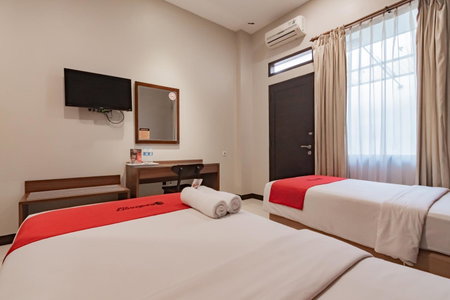 RedDoorz near Simpang Dago 2, Bandung, Indonesia