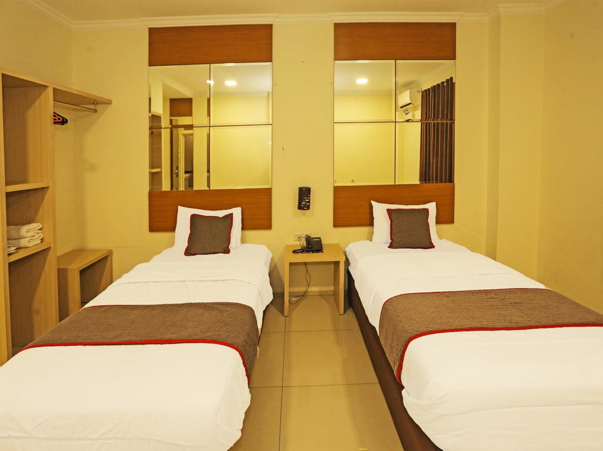 Super OYO Townhouse OAK Hotel Fiducia Serpong, Indonesia
