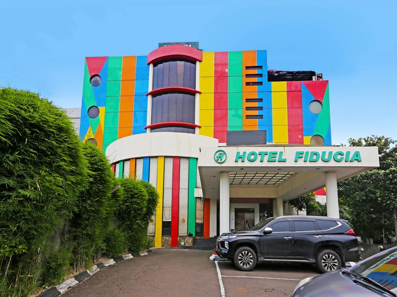 Super OYO Townhouse OAK Hotel Fiducia Serpong, Serpong, Indonesia