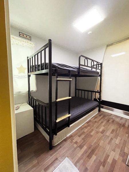 24 Guesthouse Sinchon Avenuel, Seoul, South Korea