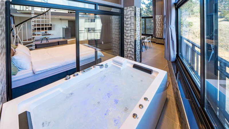Geoje Highend Spa Pool Villa Duplex, Indoor BBQ, Geoje, South Korea