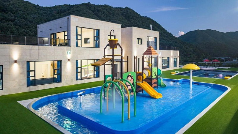 Gapyeong King Kong Kids Pool Villa B, Gapyeong, South Korea