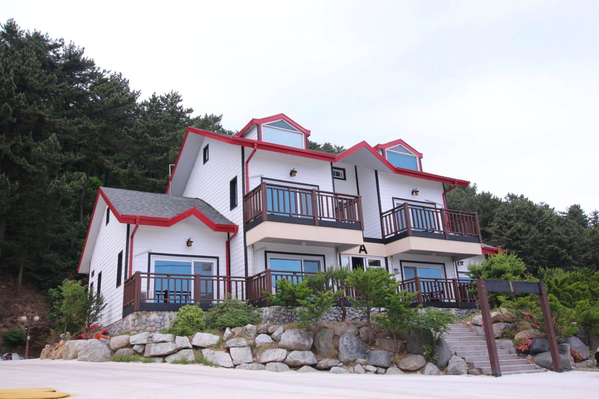 Uljin Blue Ara CD pension, South Korea