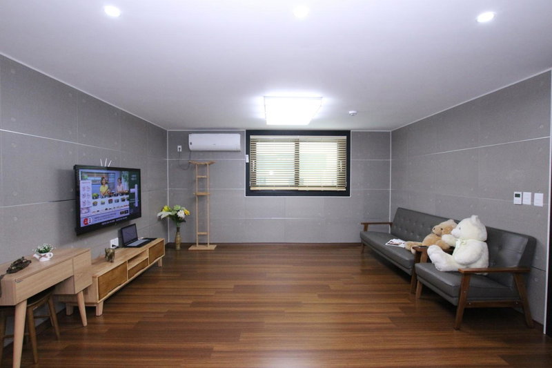 Uljin Blue Ara CD pension, Uljin, South Korea