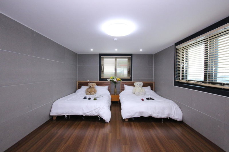 Uljin Blue Ara CD pension, Uljin, South Korea