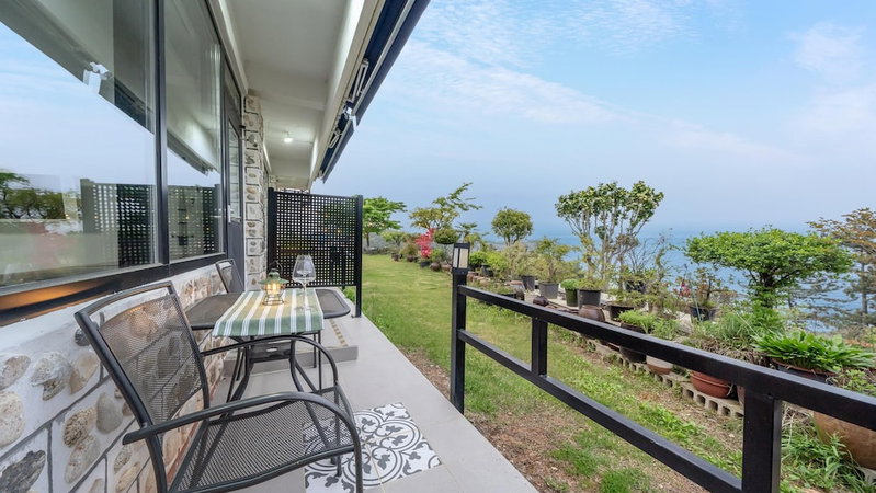Yeosu Rebeu Ocean View Pension, Yeosu, South Korea