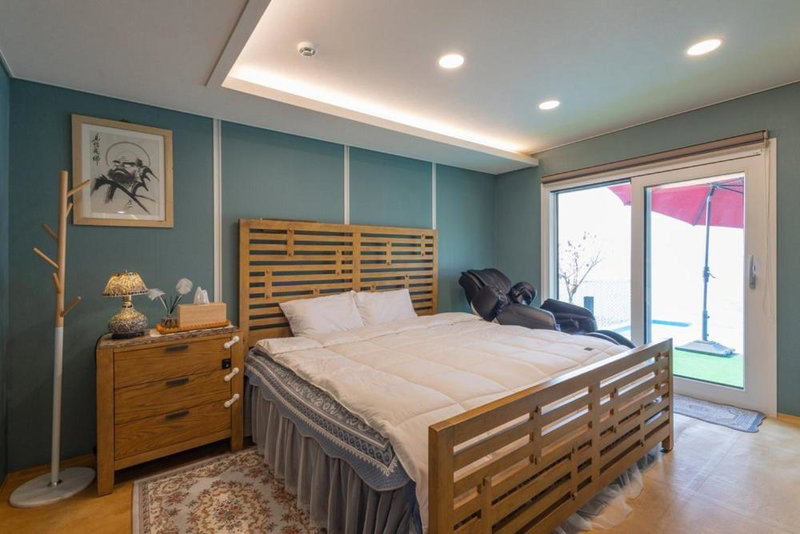 Namhae Boolgeun Noeul Pool Villa, Namhae, South Korea