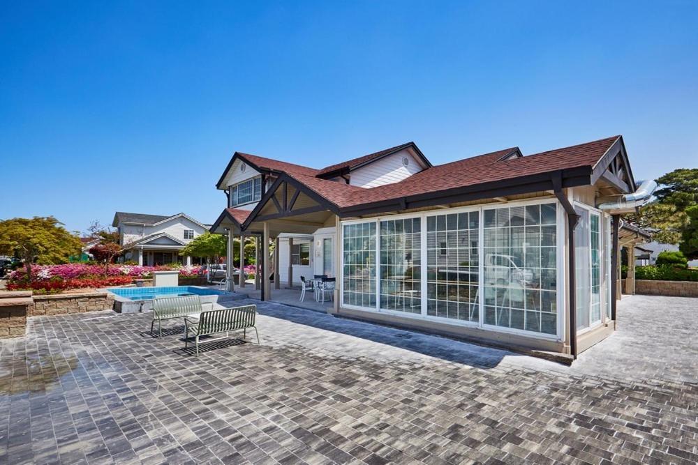 Daebudo Otier Pool Villa, South Korea