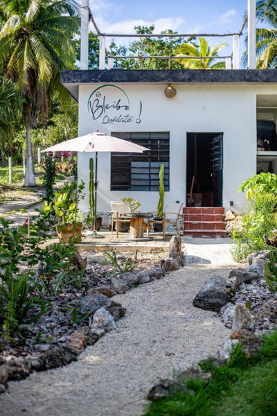 Bleibe- Quédate!, Bacalar, Mexico