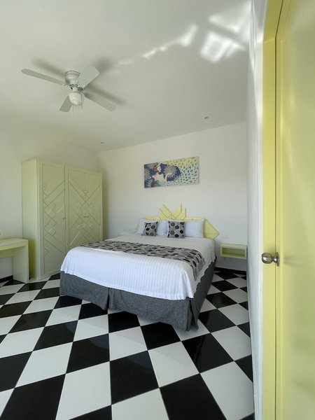 WIN DAY Playa - Hotel Express, Playa del Carmen, Mexico