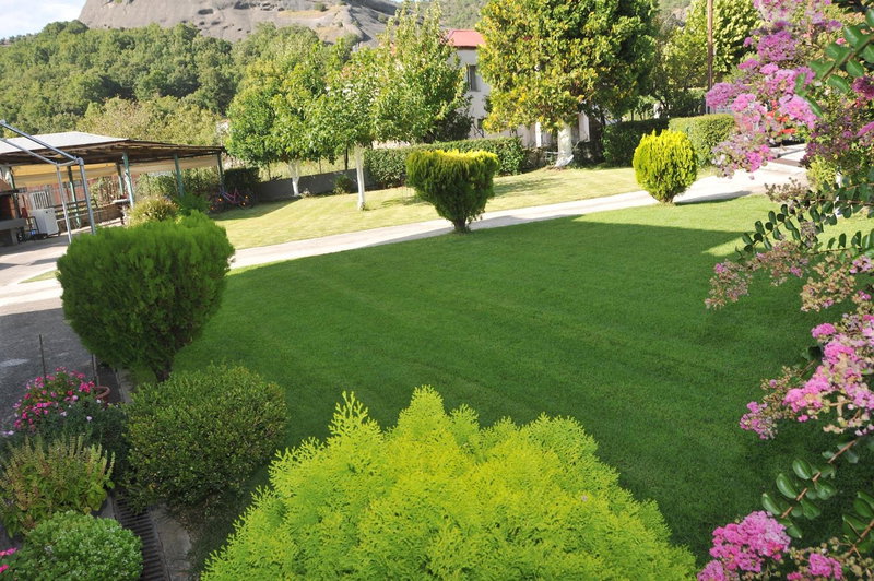 The Other Side of Meteora with lush garden, BBQ & pavillion, Kalabaka, Greece