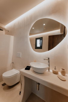 ONYM Curated Villas, Plaka, Greece