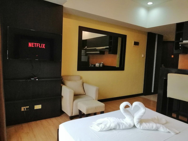 Lancaster Hotel by Central Flats, Mandaluyong, Philippines