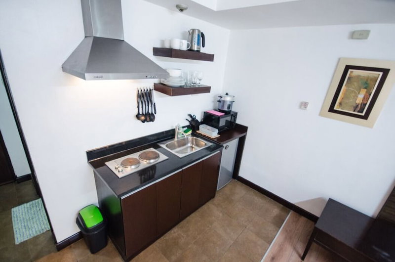 Lancaster Hotel by Central Flats, Mandaluyong, Philippines