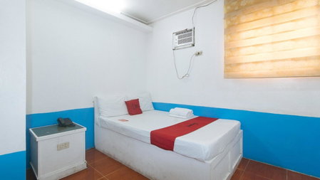 RedDoorz @ Moss Hotel Dasmarinas, Cavite City, Philippines