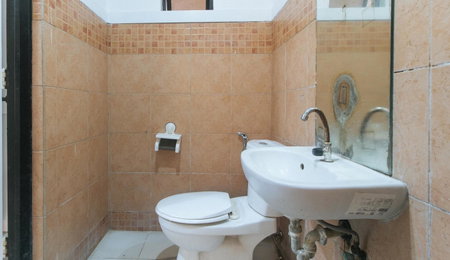 RedDoorz @ Moss Hotel Dasmarinas, Cavite City, Philippines