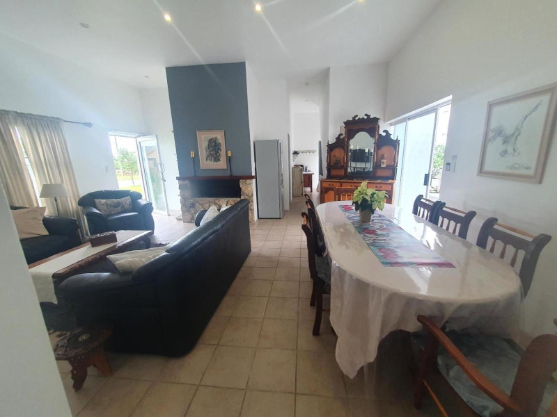 Lieflappie Seaview Stilbaai 400m to the beach, Stilbaai, South Africa