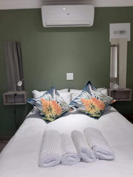 Gathering Guesthouse - Aloe room, Bloemfontein, South Africa