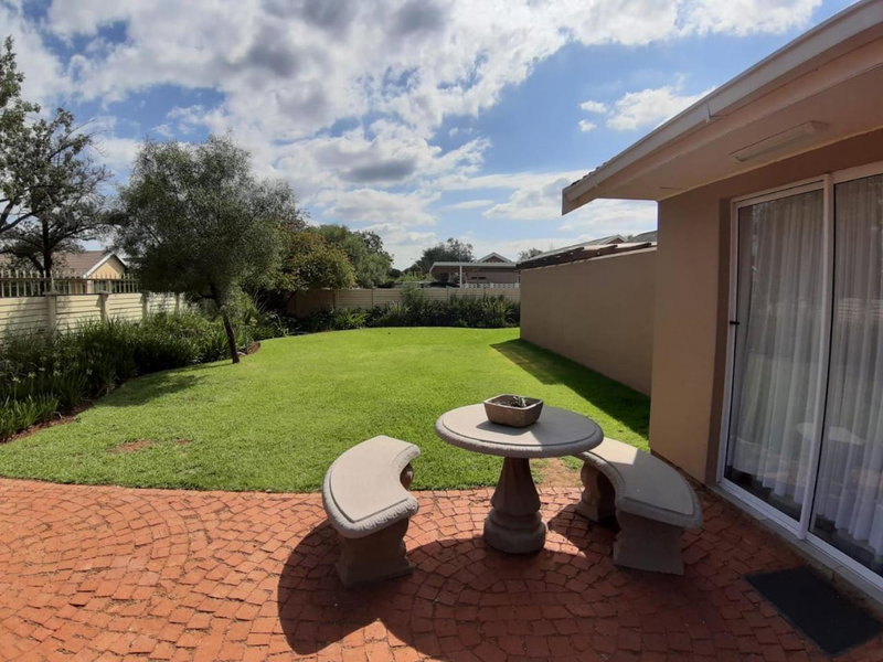 Gathering Guesthouse - Aloe room, Bloemfontein, South Africa