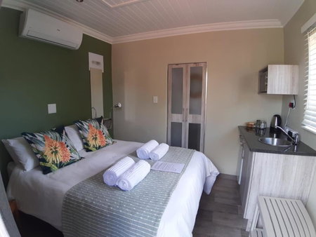 Gathering Guesthouse - Aloe room, Bloemfontein, South Africa
