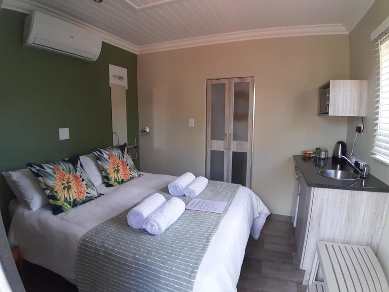 Gathering Guesthouse - Aloe room, Bloemfontein, South Africa