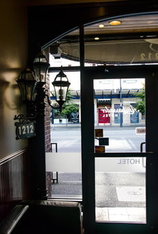 Hotel Ambassador - Hostel, Vancouver, Canada