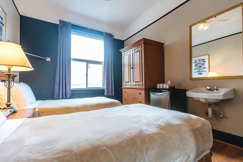 Hotel Ambassador - Hostel, Vancouver, Canada