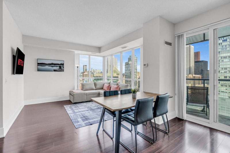 Modern Downtown Suites, Toronto, Canada