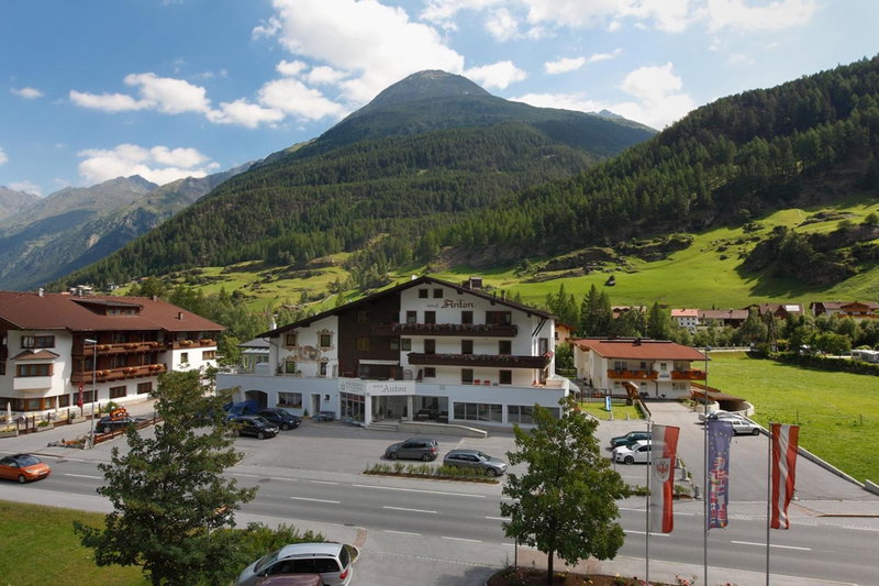 Haus Anton Sölden - Apartments & Zimmer, Sölden, Austria